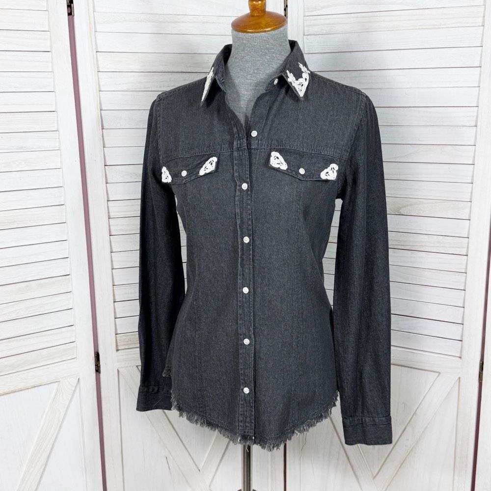 True Freedom Lace Trim Raw Edge Denim Button Up Shirt Gray Black Small